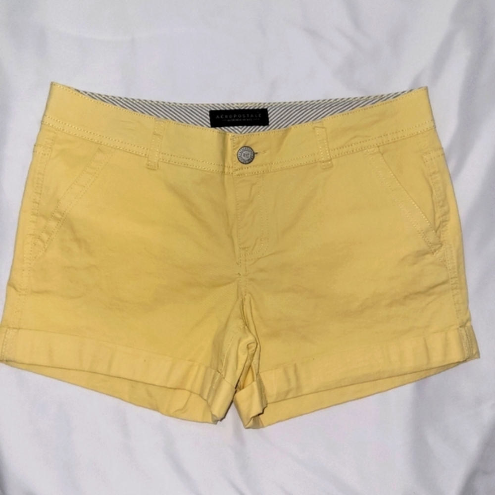 AEROPOSTALE PALE YELLOW SHORTS SIZE 6